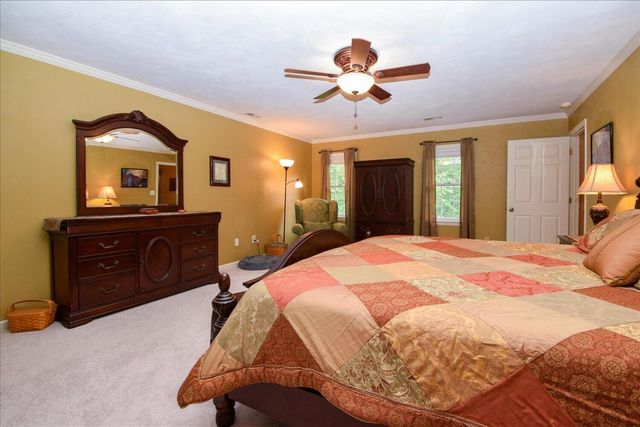 5448 Highfields RD, Roanoke, VA 24018