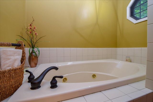 5448 Highfields RD, Roanoke, VA 24018