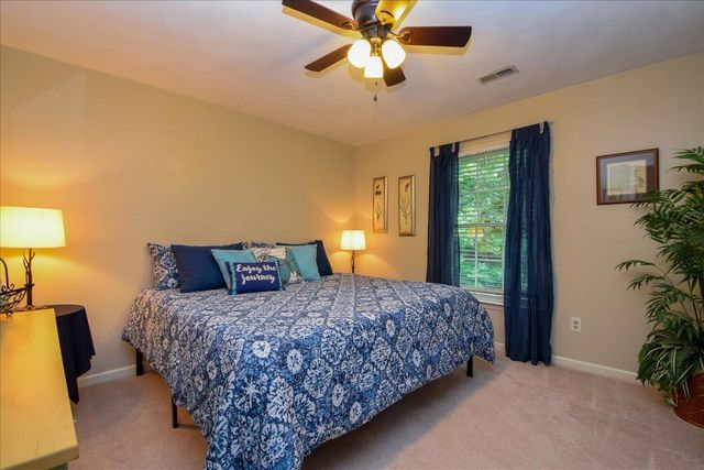 5448 Highfields RD, Roanoke, VA 24018