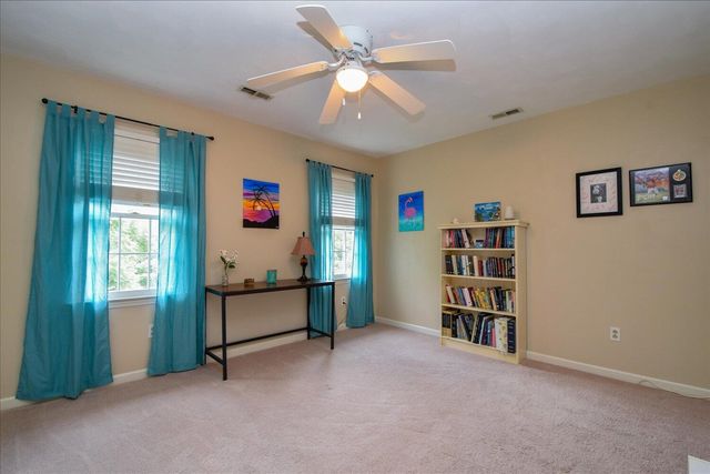 5448 Highfields RD, Roanoke, VA 24018