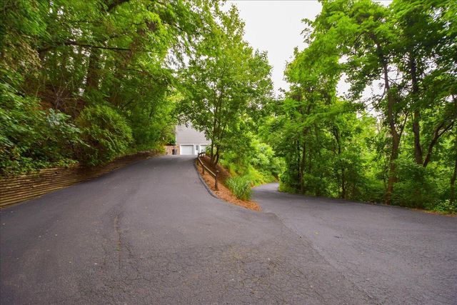 5448 Highfields RD, Roanoke, VA 24018