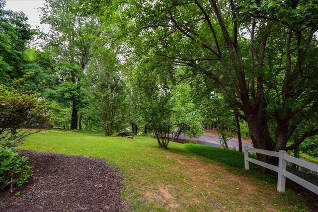 5448 Highfields RD, Roanoke, VA 24018