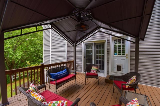 5448 Highfields RD, Roanoke, VA 24018