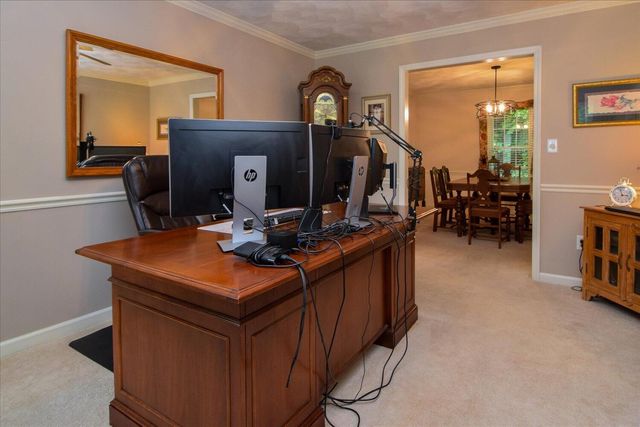 5448 Highfields RD, Roanoke, VA 24018