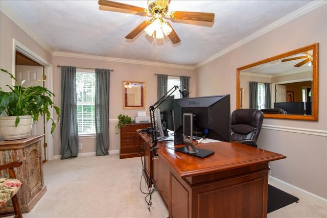 5448 Highfields RD, Roanoke, VA 24018