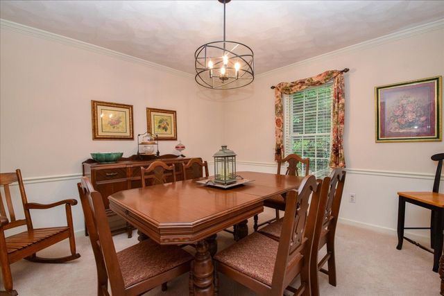 5448 Highfields RD, Roanoke, VA 24018