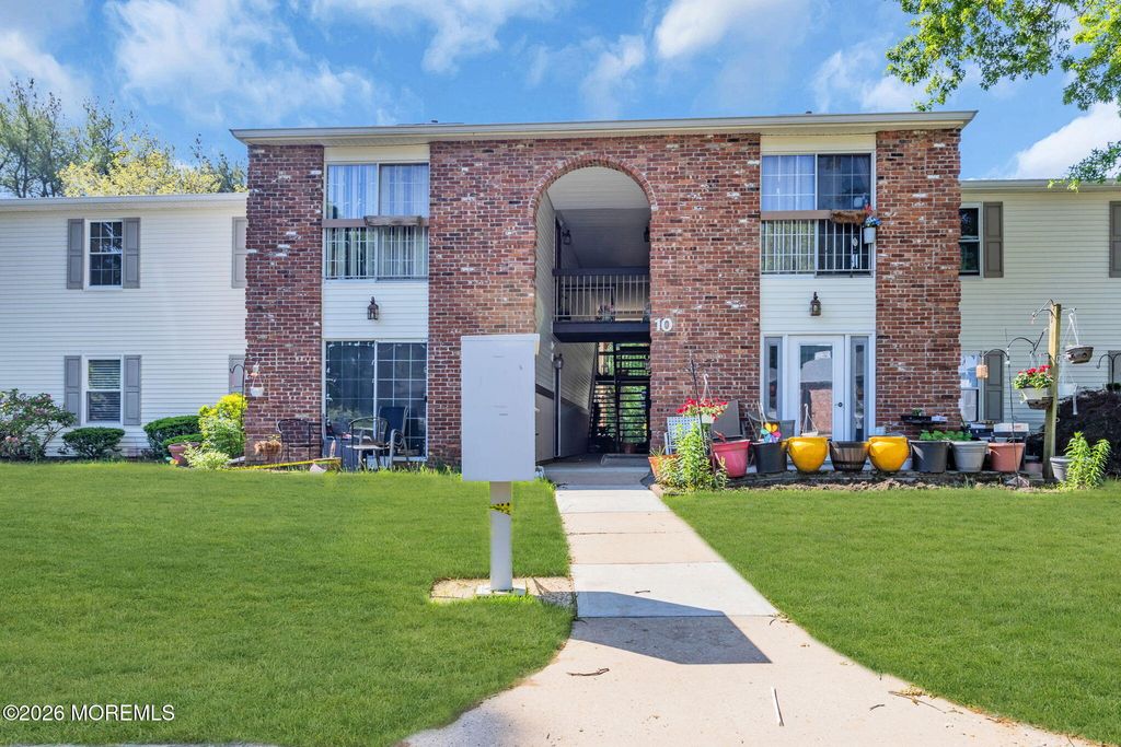 10-5 Boise Court, Freehold, NJ 07728