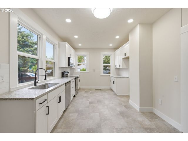 805 Se 30TH Ave, Portland, OR 97214