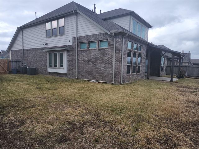 6802 Regal Lakes Drive, Katy, TX 77493