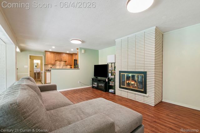 36634 W Lyman Road, Farmington Hills, MI 48331