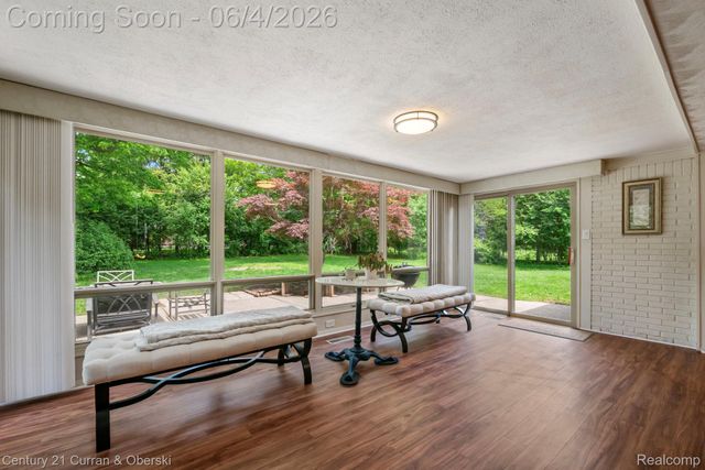 36634 W Lyman Road, Farmington Hills, MI 48331
