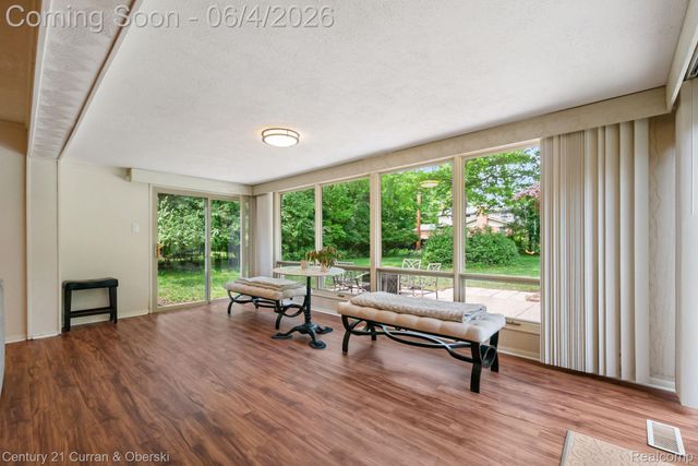 36634 W Lyman Road, Farmington Hills, MI 48331