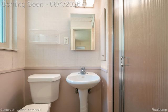 36634 W Lyman Road, Farmington Hills, MI 48331