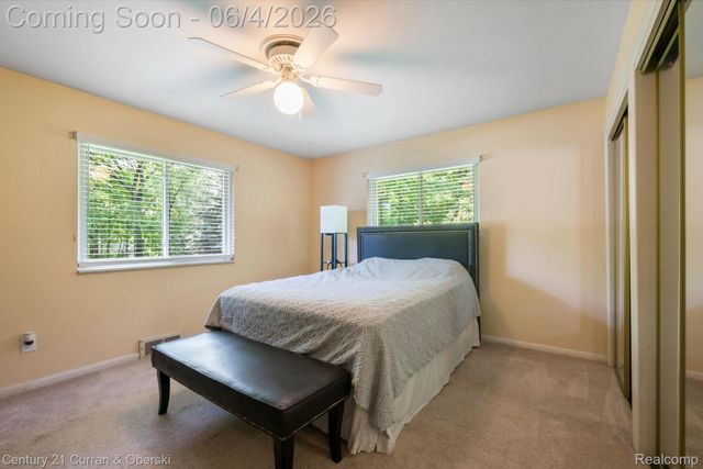 36634 W Lyman Road, Farmington Hills, MI 48331