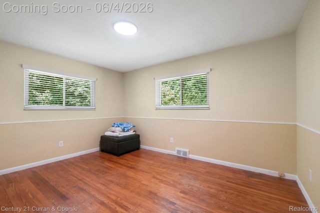 36634 W Lyman Road, Farmington Hills, MI 48331
