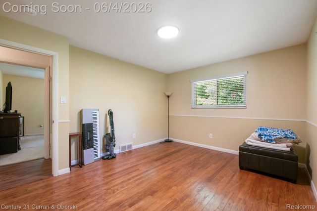 36634 W Lyman Road, Farmington Hills, MI 48331