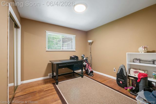 36634 W Lyman Road, Farmington Hills, MI 48331