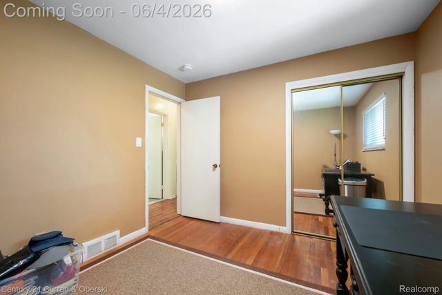 36634 W Lyman Road, Farmington Hills, MI 48331
