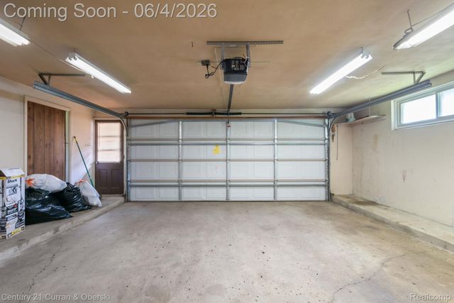 36634 W Lyman Road, Farmington Hills, MI 48331