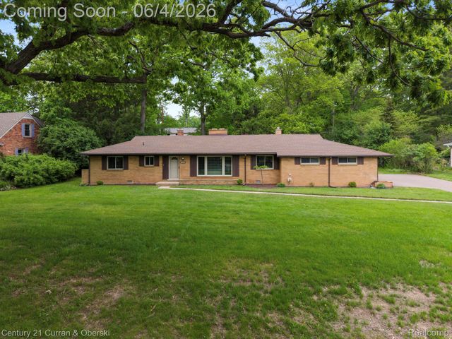 36634 W Lyman Road, Farmington Hills, MI 48331