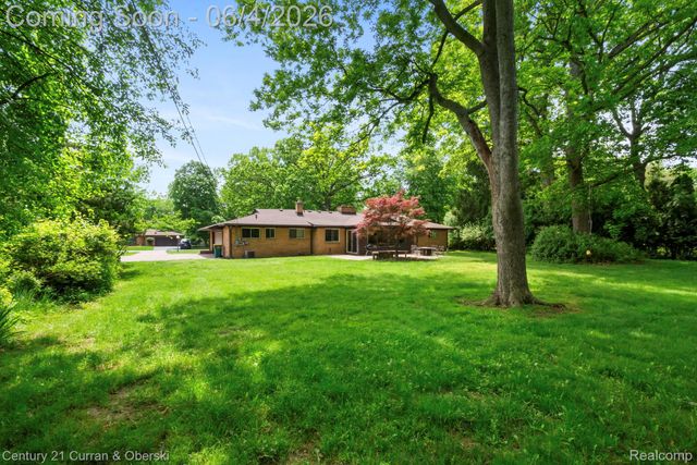 36634 W Lyman Road, Farmington Hills, MI 48331