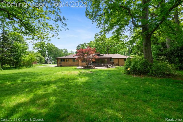 36634 W Lyman Road, Farmington Hills, MI 48331