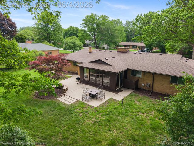 36634 W Lyman Road, Farmington Hills, MI 48331