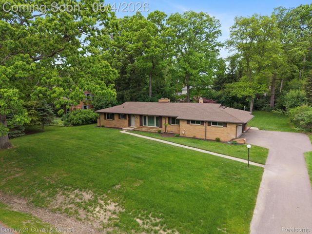 36634 W Lyman Road, Farmington Hills, MI 48331