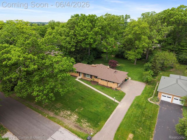 36634 W Lyman Road, Farmington Hills, MI 48331