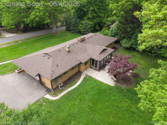 36634 W Lyman Road, Farmington Hills, MI 48331