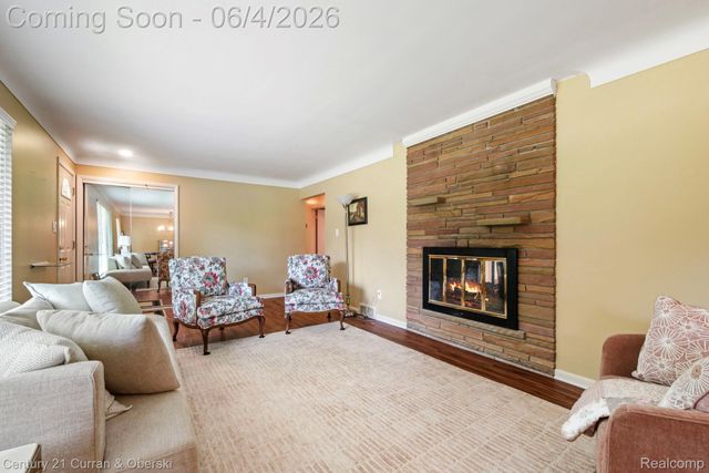36634 W Lyman Road, Farmington Hills, MI 48331