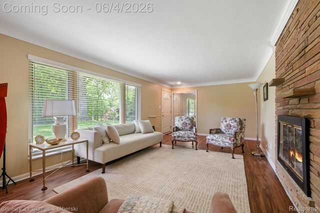 36634 W Lyman Road, Farmington Hills, MI 48331
