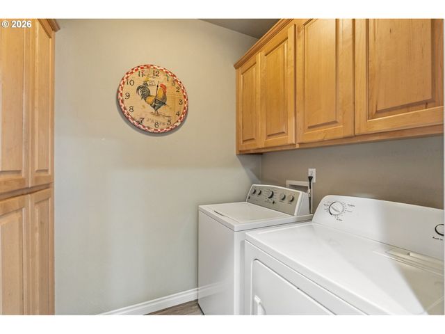 88467 TIMBERLINE Dr, Veneta, OR 97487