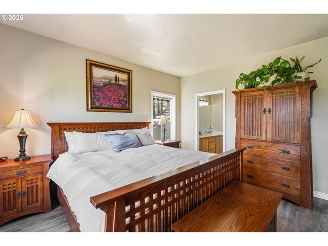88467 TIMBERLINE Dr, Veneta, OR 97487