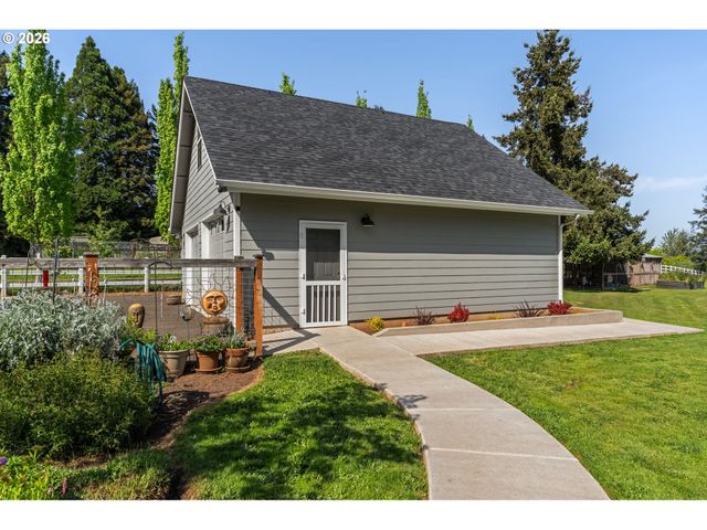 88467 TIMBERLINE Dr, Veneta, OR 97487