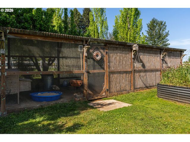 88467 TIMBERLINE Dr, Veneta, OR 97487