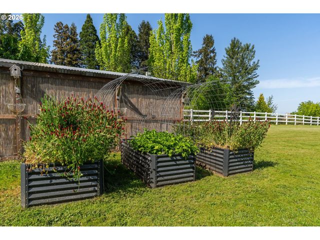 88467 TIMBERLINE Dr, Veneta, OR 97487