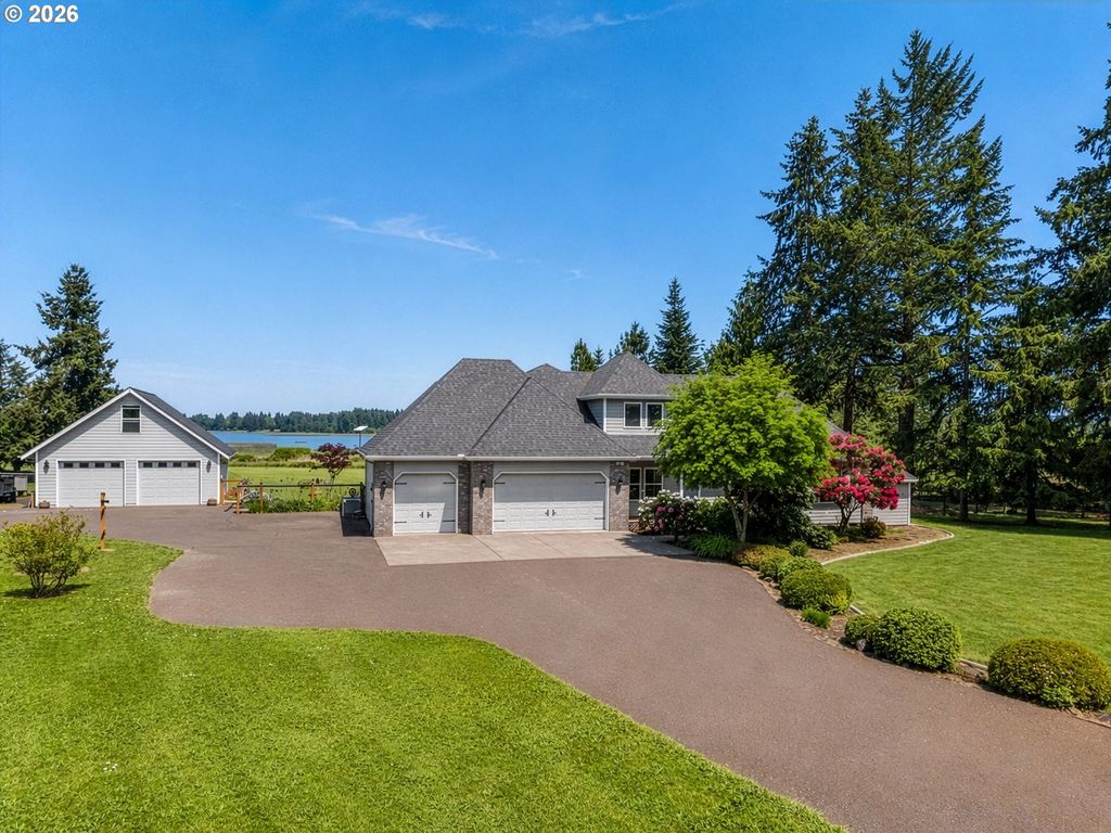 88467 TIMBERLINE Dr, Veneta, OR 97487