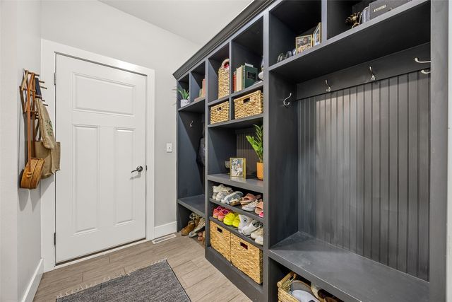 2414 Hallbrook Street SW, Cedar Rapids, IA 52404
