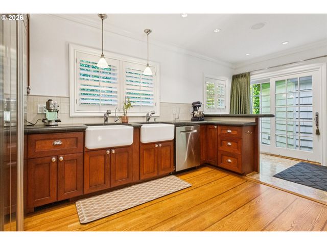 1111 Ne 37TH Ave, Portland, OR 97232