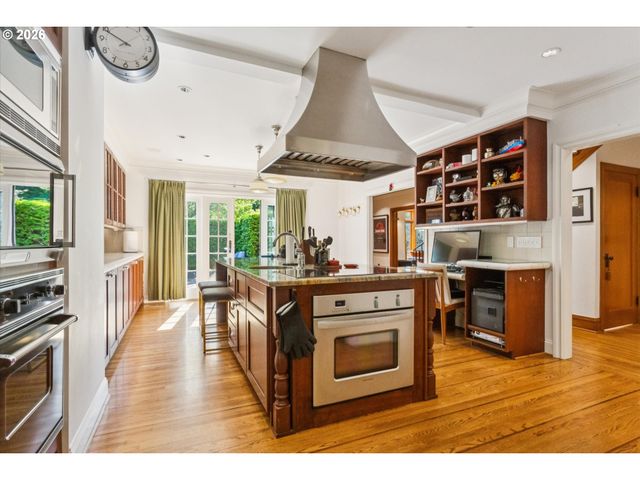 1111 Ne 37TH Ave, Portland, OR 97232