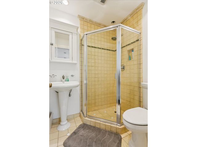 1111 Ne 37TH Ave, Portland, OR 97232