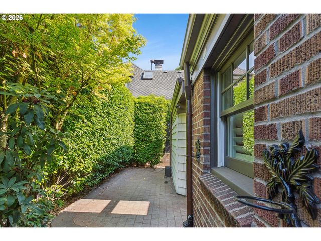 1111 Ne 37TH Ave, Portland, OR 97232