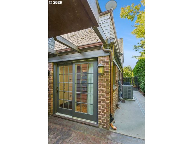 1111 Ne 37TH Ave, Portland, OR 97232