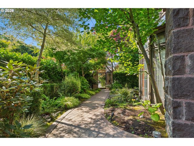1111 Ne 37TH Ave, Portland, OR 97232