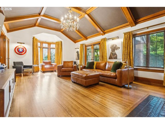 1111 Ne 37TH Ave, Portland, OR 97232