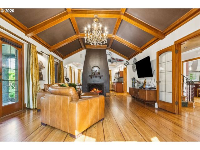 1111 Ne 37TH Ave, Portland, OR 97232