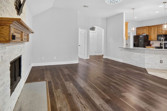 3017 Trinity Lakes Drive, Fort Worth, TX 76053