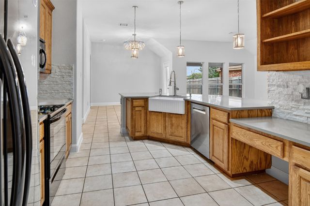 3017 Trinity Lakes Drive, Fort Worth, TX 76053