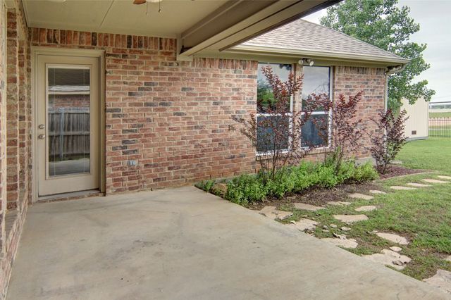 3017 Trinity Lakes Drive, Fort Worth, TX 76053